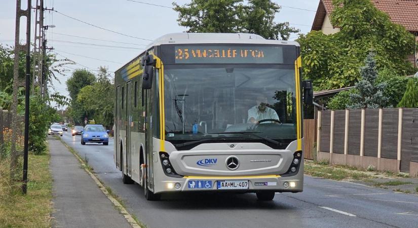Két napig terelőútvonalon jár két debreceni busz