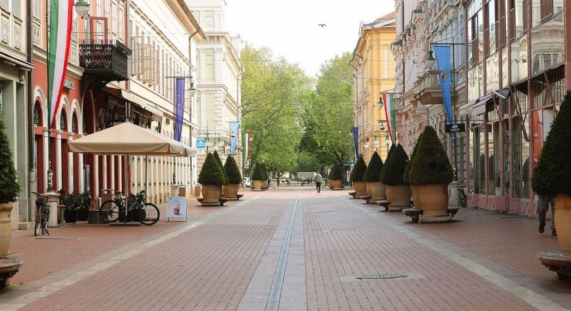 Kritikus pontra jutott a közrend Szeged szívében: az idegenvezető panaszt tett a rendőrségen