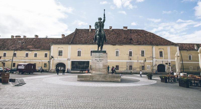 Felújítják a gyulafehérvári fejedelmi palota újabb épületszárnyát
