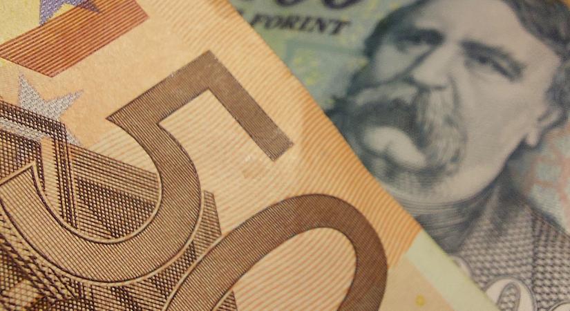 Messze már az álomárfolyam: újra a 400-as szintet támadja a forint