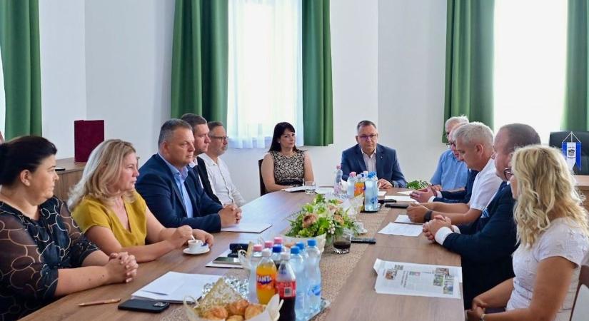 Hatalmas térfigyelőhálózat épül ki Nagykálló térségében – rendszámfelismerő eszközökkel bővül a védelem
