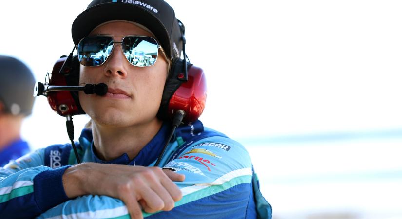 „Mikor tanulsz már meg vezetni?” – A pitlane-en osztotta ki Hocevart egy rivális csapatfőnök