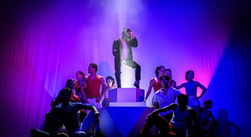 Holdséta a fertőrákosi barlangban, ahol megelevenedett Michael Jackson alakja - fotók