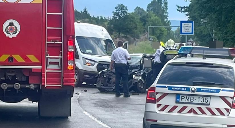 Újabb tragédia a centeri „halálkanyarban”