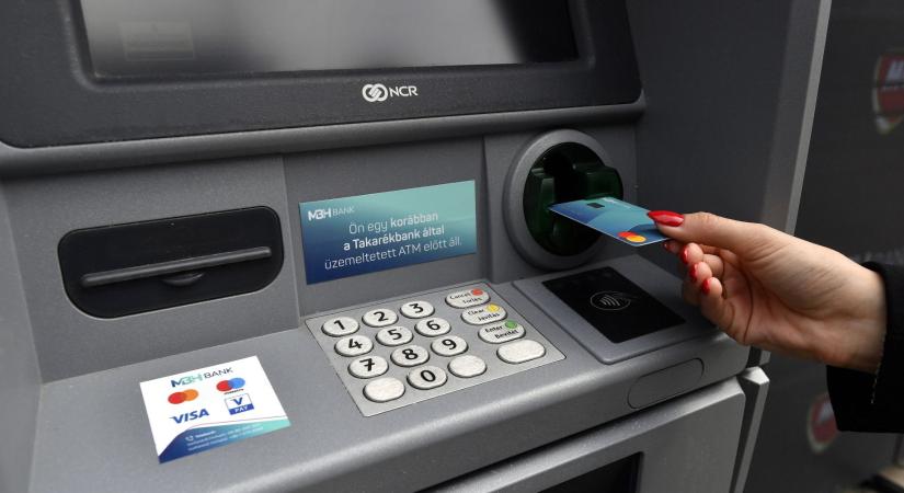Az Európai Bizottság vizsgálja Mészáros óriásbankját