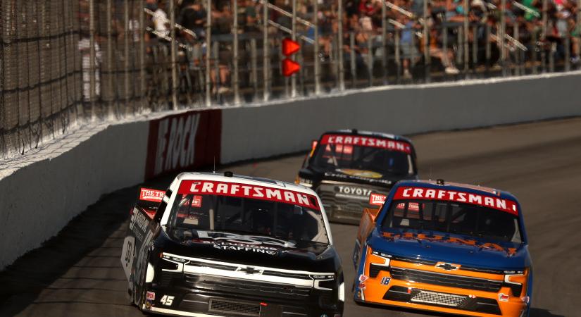 NASCAR: Két futammal az alapszakasz vége előtt rúgták ki a rájátszás-esélyes versenyzőt
