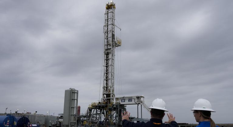 Paradoxon, mégis olajfúróval nyerhetik ki a zöld energiahordozók Szent Grálját