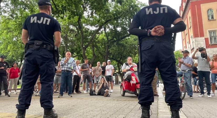 Szerb ENSZ-misszió: A demokrácia nem tolerálja az erőszakos tüntetéseket