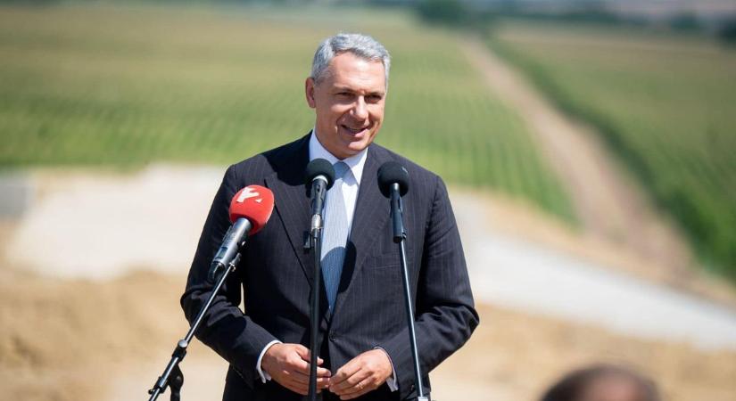Minden fiatal jól jár, ha megvalósul Lázár terve