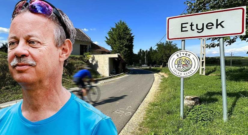Meghalt Etyeken egy biciklis családapa, egy nő pedig akkorát esett, hogy mentőhelikopter vitte kórházba – Megnéztük a veszélyes útszakaszt, de a nagy kérdés, miért hallgat Révész Máriusz az illetékes kormánybiztos