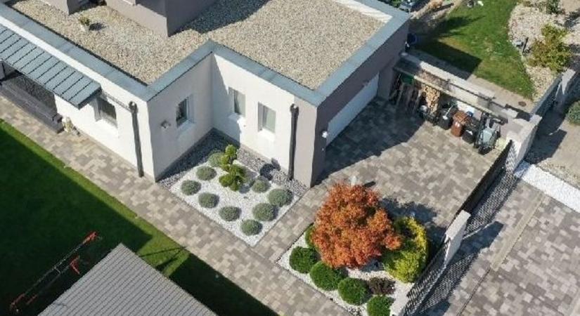 Saját csillagvizsgálóval árulják a ménfőcsanaki luxusházat - fotók
