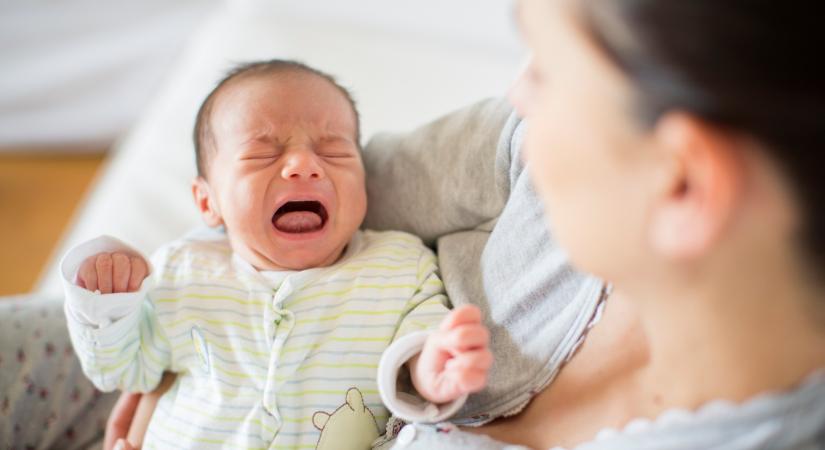 Kólikás a babád? Ezekkel az egyszerű trükkökkel enyhítheted a fájdalmas sírását