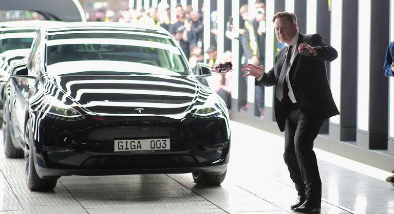 Gigajutalom: Elon Musk 29 milliárd dollár értékű Tesla-részvényeket kap