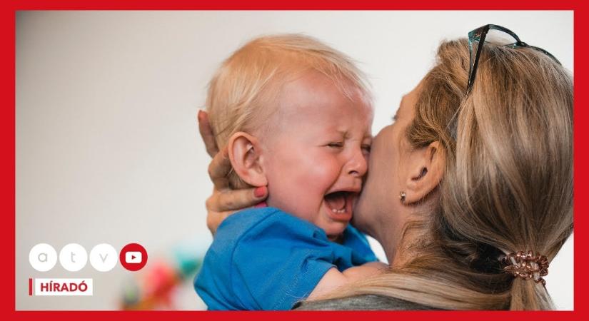 Leragasztották a kisgyerek száját? Megszólalt az anyuka