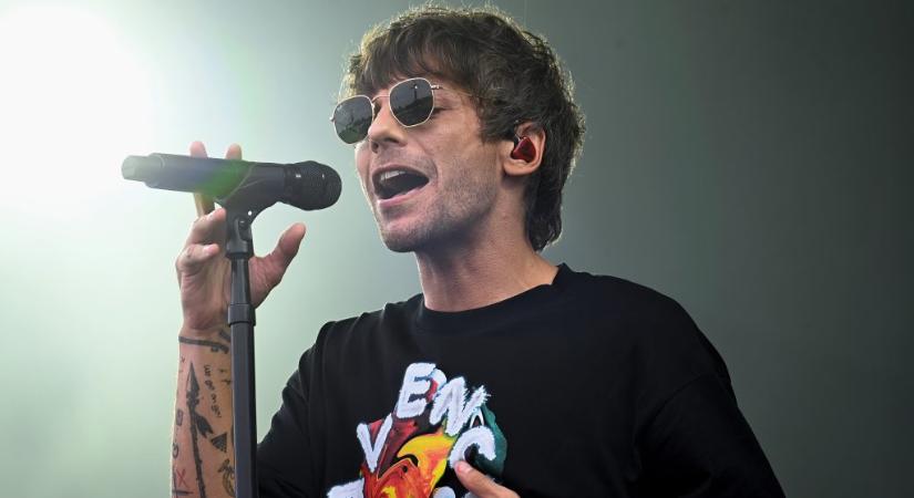 Ismert tévés celebbel jött össze az egykori One Direction-tag, Louis Tomlinson