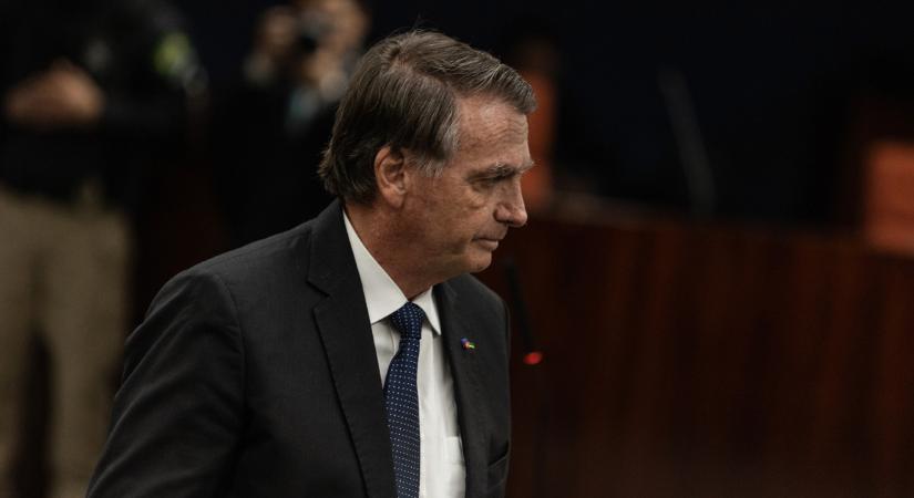 A legfelsőbb bíróság elrendelte Jair Bolsonaro volt brazil elnök házi őrizetét