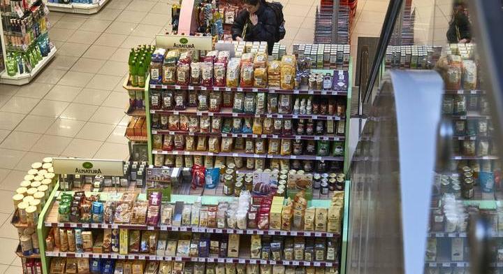 Kiderült: a nyugdíjas utalványt ezekben a boltokban biztos nem fogadják el