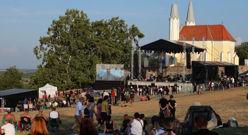 Piknikhangulat és új színpad is várja a Sitkei Rockfesztivál látogatóit