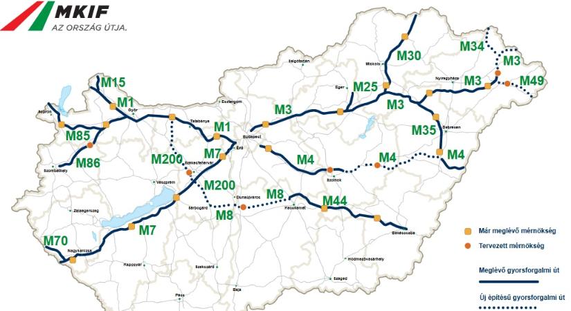 Lázár János szerint az M8-as gyorsforgalmi út megépítése a magyar közlekedésfejlesztés egyik legfontosabb beruházása