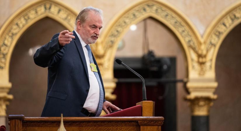 Mire számíthatnak a nyugdíjasok a választásokig? Farkas András így látja