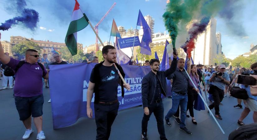 A Momentum eddig már közel 4 millió forint bírságot vállalt át a demonstrációk után