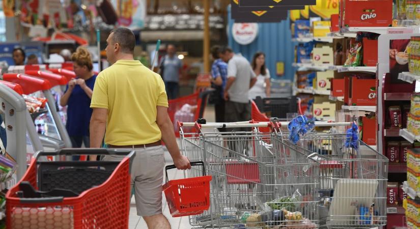 Hadüzenetet küldött a magyar Auchan minden versenytársának és bejelentkezett a Tesco helyére