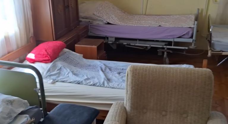 Újabb illegális szociális otthont zárt be a NAV, a pincében laktak az idősek