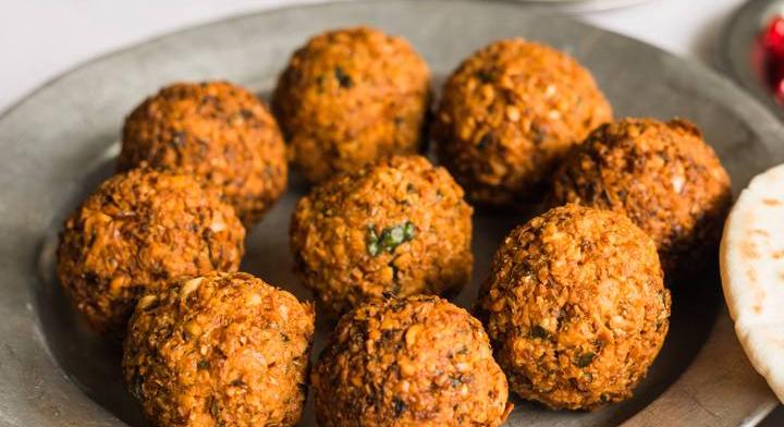 Mexikó ihlette falafel: pikáns, fűszeres zöldséggolyó