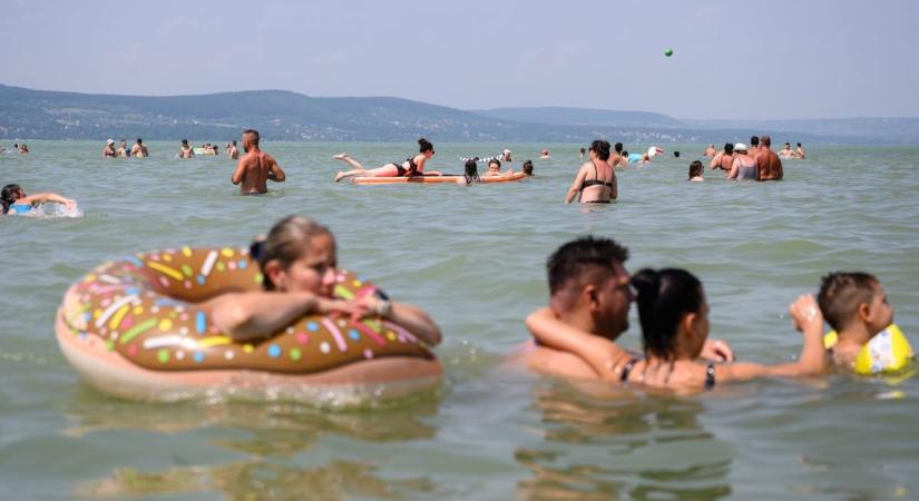 „Ha te is a szőlőben kapálnál, nem vigyorognál ennyire!” – Joli néni odaszúrt az időjósnak