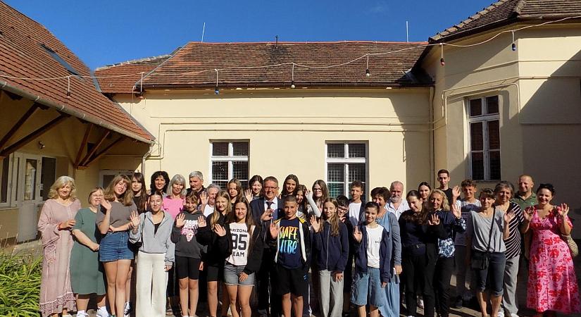 Négy ország, egy nemzet – megnyitotta kapuit a Tatai Tehetséggondozó Művészeti Tábor