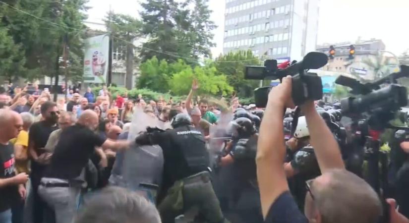 Feszült a helyzet Zaječarban (Fotók)