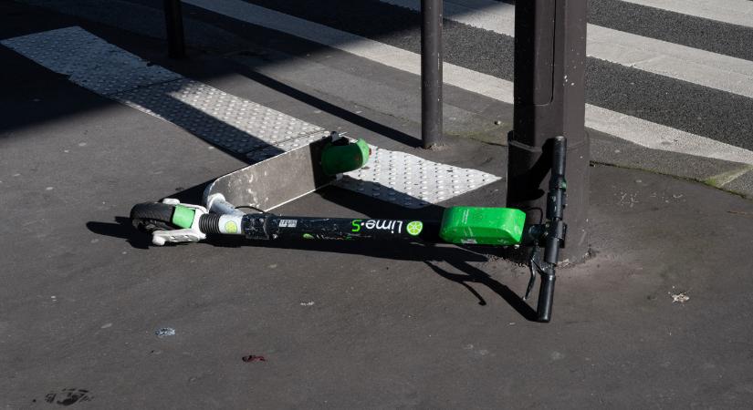 Egyre több fiatal szenved balesetet elektromos rollerrel, ezúttal egy 16 éves fiú esett óriásit Ozora külterületén