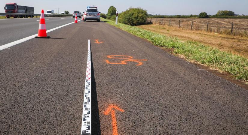 Elértük az M3-ason árokba hajtott autó sofőrjét: kiderült, mi okozta a balesetet! (képekkel, videóval)