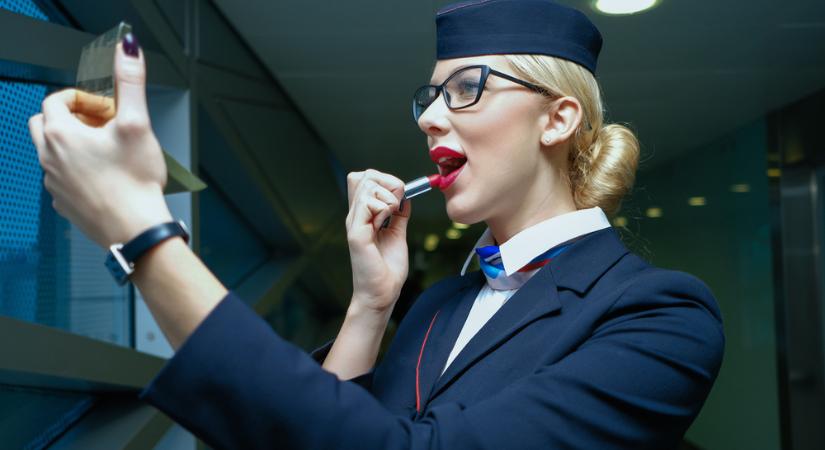 Miért visel minden stewardess vörös rúzst?