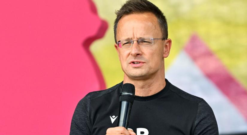 Szijjártó Péter keményen kritizálta a brüsszeli szankciós politikát (videó)