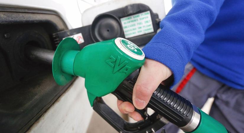 Jön az újabb változás a kutakon, szerdától változik a gázolaj ára