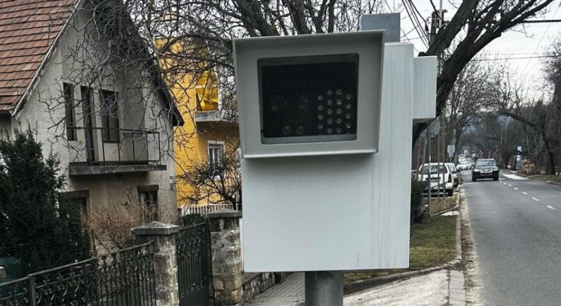 Már 206 helyen állítottak Trafiboxot az országban, megugrottak a gyorshajtási bírságok