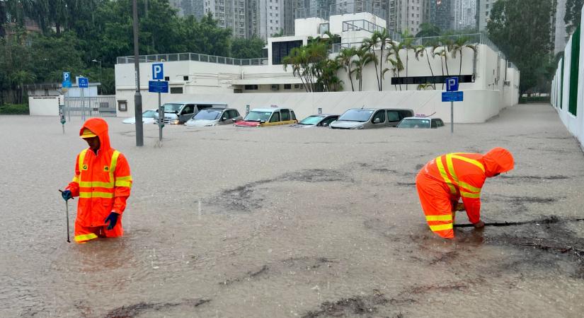 Hongkongot elmosta az eső – ilyet még soha nem láttak
