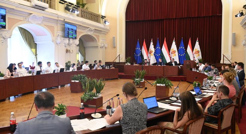 A polgármesterek fizetése is emelkedett, valaki már négymillió forint felett jár