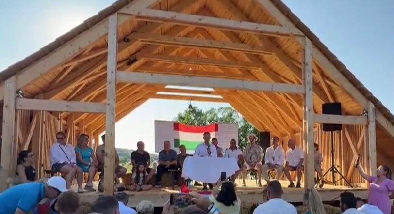 Kizárják és vegzálják a Magyar Pétert kérdezni próbáló újságírókat a Tisza Párt rendezvényein  videó