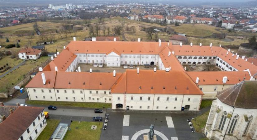 A gyulafehérvári fejedelmi palota újabb épületszárnya újul meg