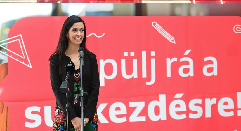 Koncz Zsófia: A Nagycsaládosok Országos Egyesülete és az Auchan tanszergyűjtő akciója jól kiegészíti a kormányzati támogatásokat