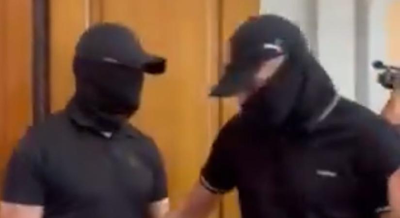 Zaječarban a haladó hatalom felfüggesztette a rendőrséget és fölérendelt egy magánbiztonsági céget