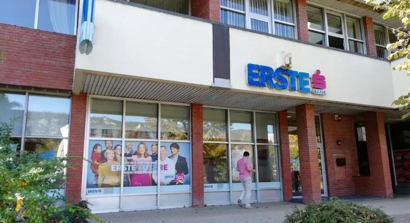 Késő este pénzt intéznél? Jobb, ha ezt most elolvasod – újabb Erste-leállás jön