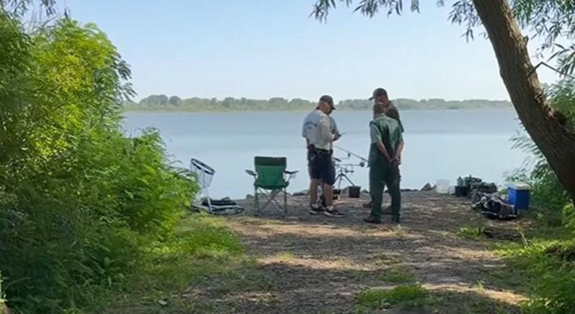Kemény razzia a Tisza-tónál, lebuktak a horgászok, mint ijedt ponty a víz alá – videóval