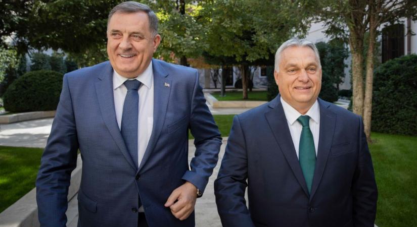 Miért védi Orbán Viktor még a szerb elnöknél is hevesebben Dodikot?