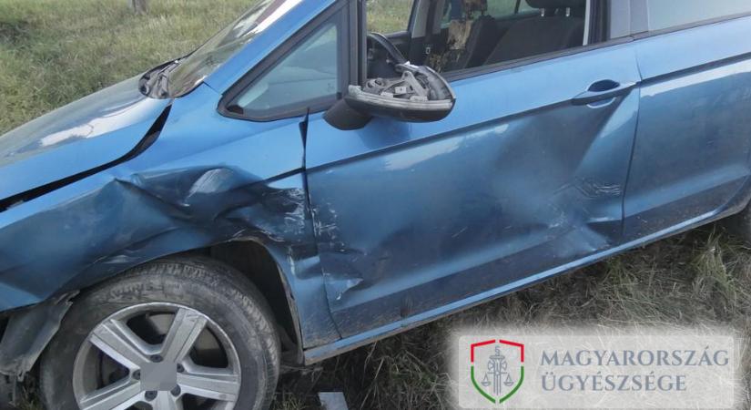 Apa és fia rágyújtotta az autót haragosára, élete a helyiek segítségén múlott