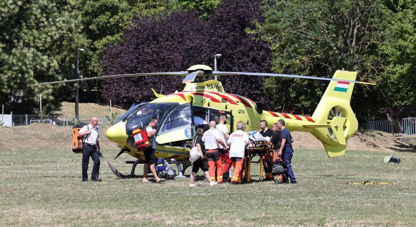 Mentőhelikopter érkezett a szekszárdi iskolához, egy kislány életéért küzdöttek (videó és fotók)