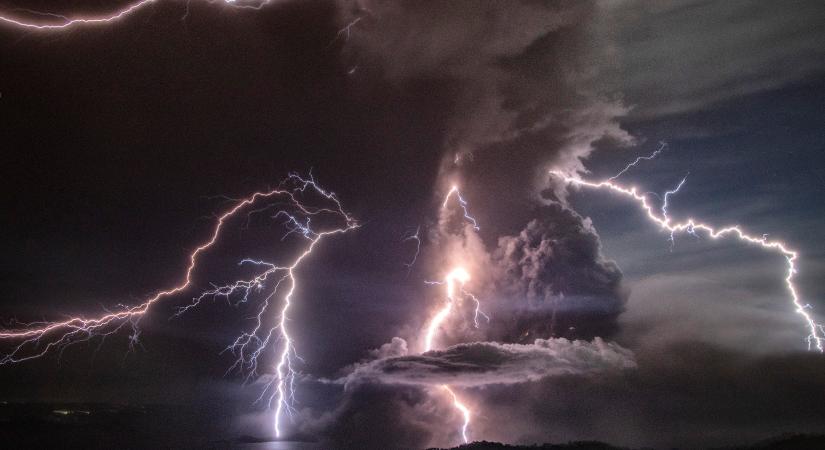 A világ leghosszabb, 829 kilométer hosszú megavillámja találta be az Egyesült Államokat