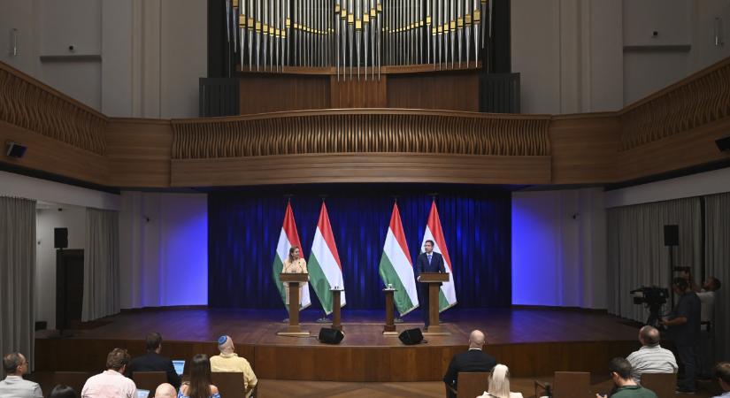 Bejelentésekkel készül a kormány – vendéggel